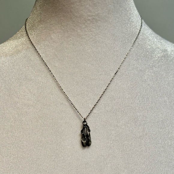 Seagull Pewter Canada Ballet Slippers Ballerina Necklace and Trinket Box Set - Picture 4 of 11